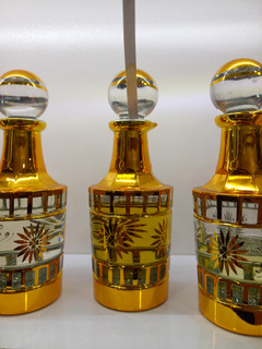 عطر نارسیس اصلی اسانس گرمی لوزی سوعیس ماندگاری و پخش بوی قوی از پرفیوم مرجانی